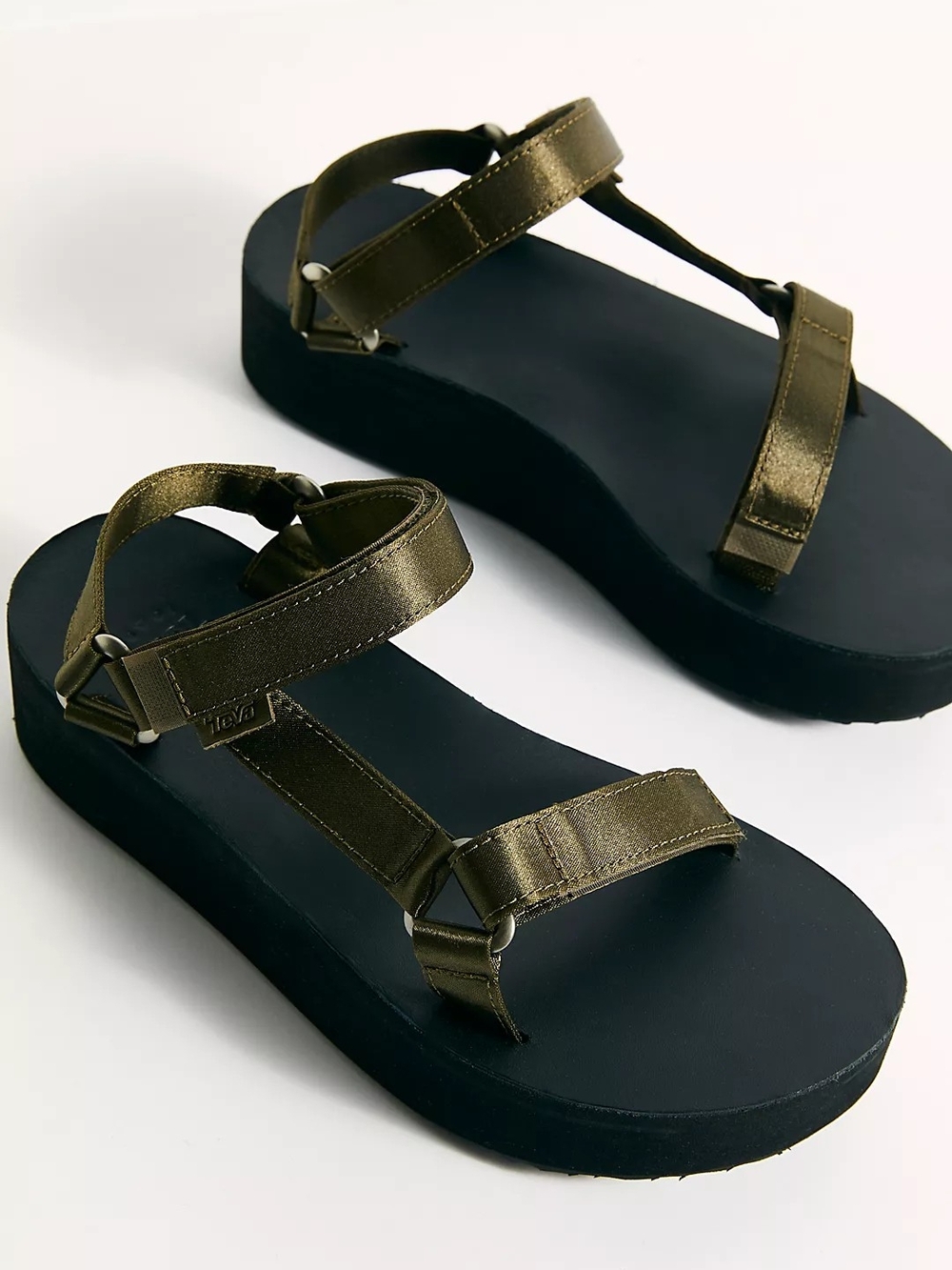 TEVA Universal Olive Green Satin Strap Chunky Platform Sandals 7 EUC